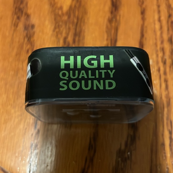 Metal earbuds - Picture 3 of 4